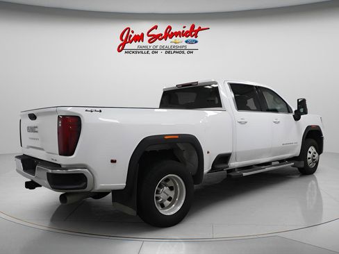 Used 2025 GMC Sierra 3500 SLE w/ SLE Convenience Package image 9
