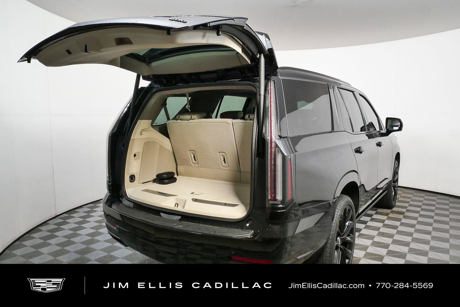New 2026 Cadillac Escalade Platinum Sport w/ LPO, ONYX Package AWD/4WD image 27