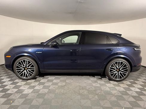 Certified 2025 Porsche Cayenne S image 2