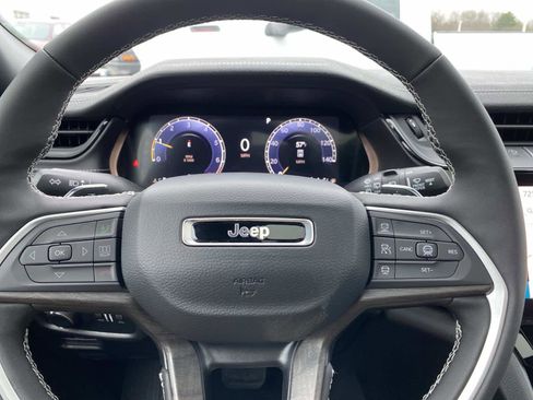 New 2026 Jeep Grand Cherokee Altitude image 14