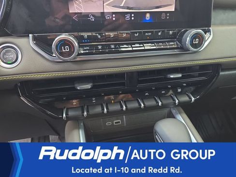 Used 2025 Chevrolet Colorado ZR2 w/ Off-Road Front Bumper Package AWD/4WD image 25