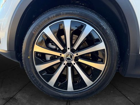 Used 2022 Mercedes-Benz GLB 250 4MATIC image 14