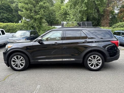 Used 2023 Ford Explorer XLT w/ Equipment Group 202A AWD/4WD image 6