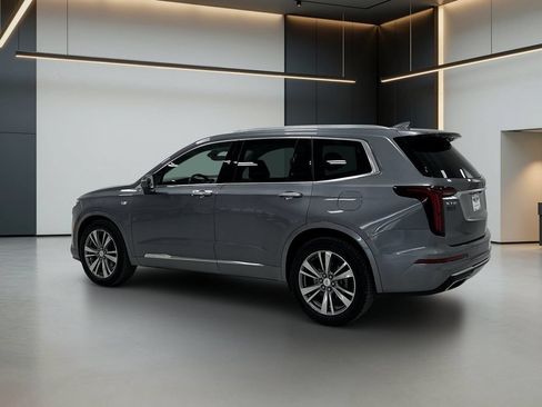 Used 2020 Cadillac XT6 Premium Luxury FWD image 3