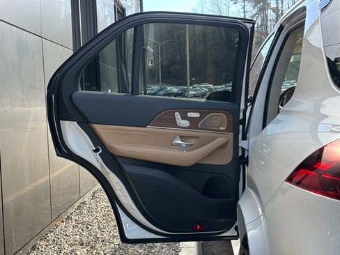 Used 2025 Mercedes-Benz GLE 350 4MATIC image 23