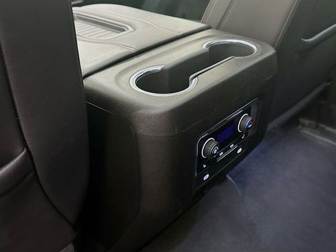 Used 2022 Chevrolet Suburban RST w/ Luxury Package image 27