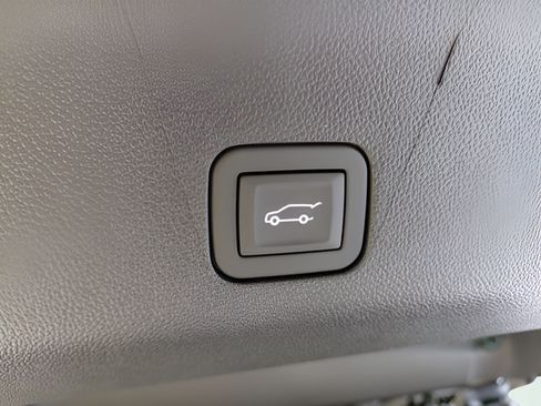 Used 2026 GMC Yukon XL Denali Ultimate w/ LPO, Get Active Package AWD/4WD image 51
