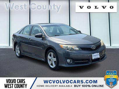 Used 2014 Toyota Camry SE w/ Moonroof Package