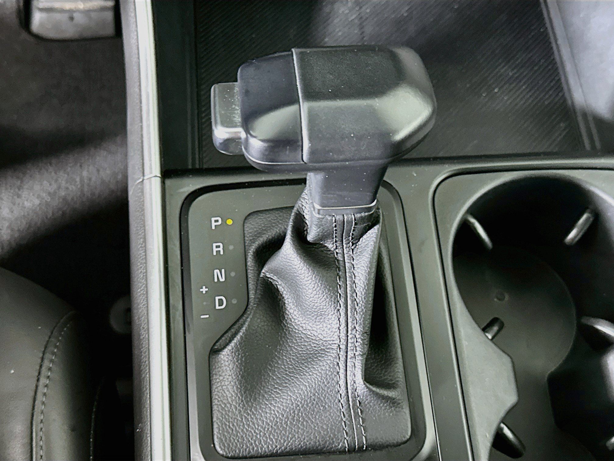 Used 2025 Kia Carnival FWD image 25