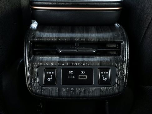 Used 2024 Nissan Ariya AWD image 43