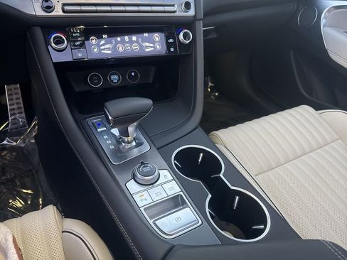 Used 2025 Genesis G70 2.5T w/ Sport Prestige Package image 22