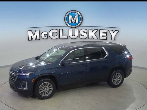Certified 2023 Chevrolet Traverse LT FWD image 1