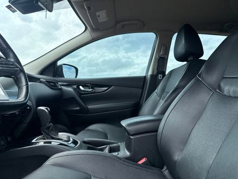 Used 2022 Nissan Rogue Sport SL FWD image 36