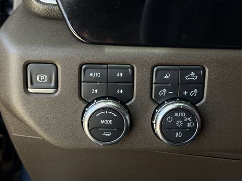 Used 2024 GMC Sierra 1500 SLT AWD/4WD image 24