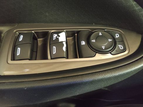 Used 2020 Chevrolet Malibu LT FWD image 27