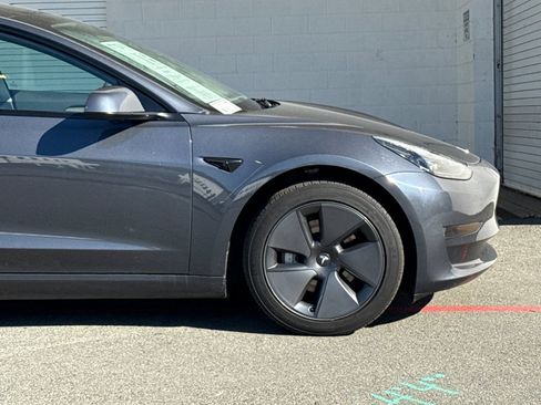 Used 2023 Tesla Model 3 Standard Range image 11
