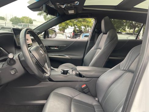 Used 2024 Toyota Venza Limited AWD/4WD image 5
