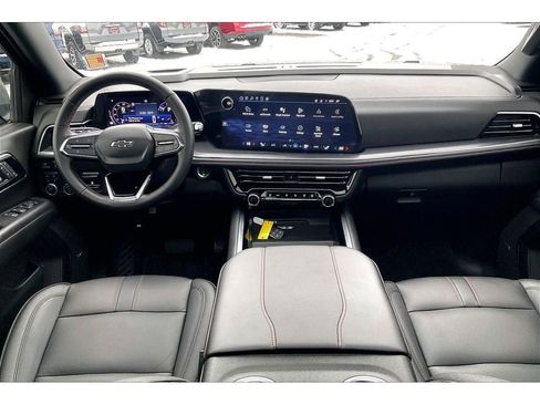 Used 2025 Chevrolet Suburban RST w/ Comfort Package image 17