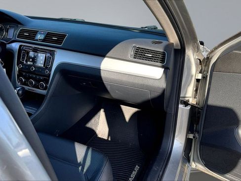 Used 2012 Volkswagen Passat 2.5 SE image 18