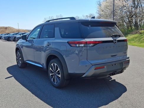 New 2026 Nissan Pathfinder Platinum AWD/4WD image 3