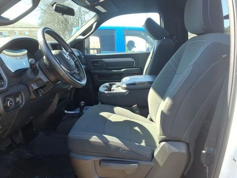 New 2024 RAM 2500 Tradesman w/ Chrome Appearance Group AWD/4WD image 10