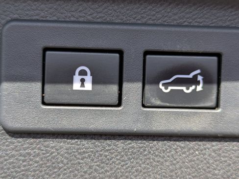 Used 2019 Subaru Forester Premium AWD/4WD image 10
