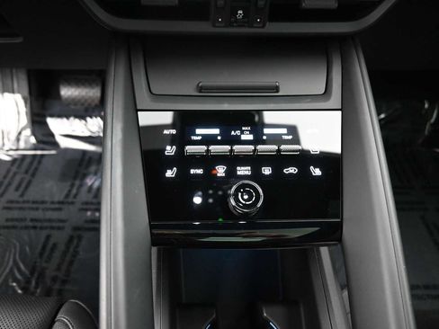 Certified 2025 Porsche Macan Electric RWD image 15