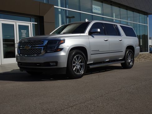Used 2016 Chevrolet Suburban LT w/ LT Signature Package AWD/4WD image 1