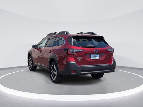 Certified 2025 Subaru Outback Premium AWD/4WD image 5