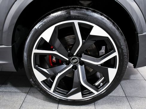 Used 2024 Audi RS Q8 w/ Black Optic Package image 8