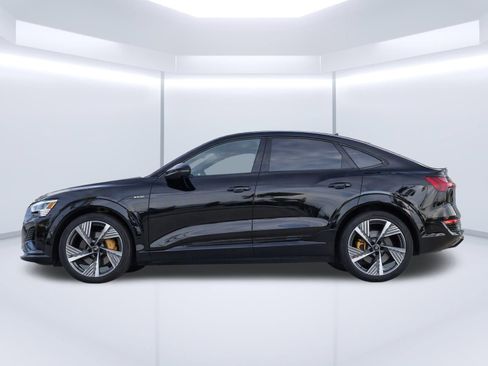 Used 2022 Audi e-tron Prestige AWD/4WD image 2