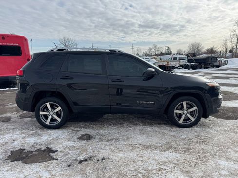 Used 2014 Jeep Cherokee Sport image 6