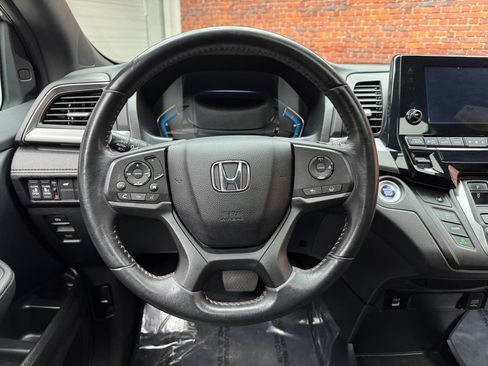 Used 2023 Honda Odyssey Sport image 15