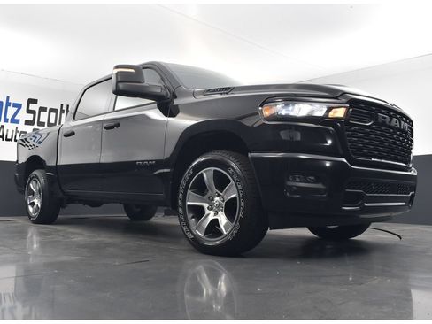 Used 2025 RAM 1500 Tradesman AWD/4WD image 23