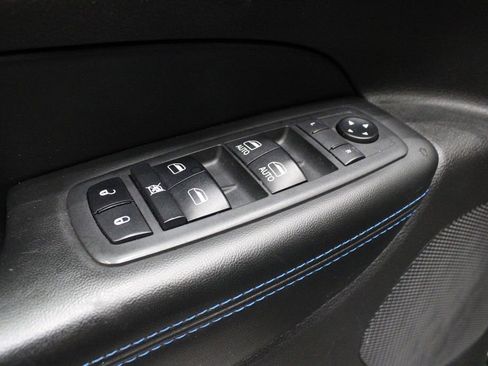 Used 2019 Jeep Grand Cherokee Laredo image 19