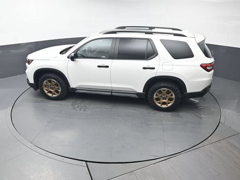 Used 2024 Honda Pilot TrailSport image 40