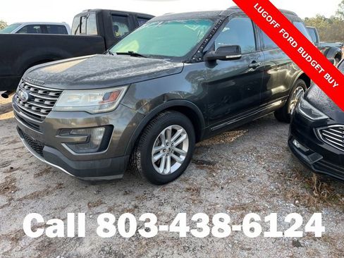Used 2016 Ford Explorer XLT w/ Equipment Group 201A image 4