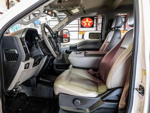 Used 2018 Ford F250 XL w/ Power Equipment Group image 6