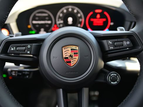 Used 2026 Porsche Cayenne S image 16