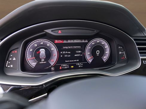 Used 2019 Audi Q8 Prestige w/ Luxury Package AWD/4WD image 11