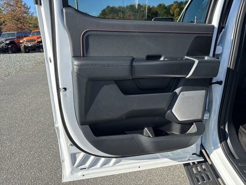 Used 2025 Ford F150 Raptor image 31