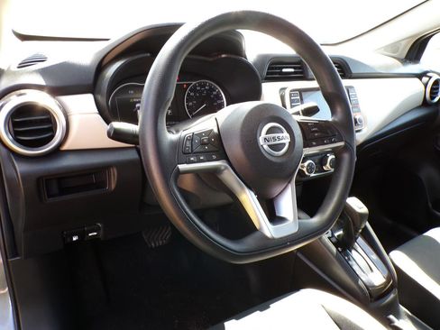 Used 2022 Nissan Versa SV w/ Trunk Package image 29