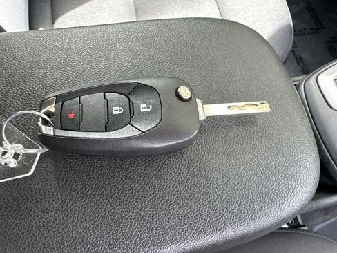 Used 2025 Chevrolet Trax LS FWD image 28
