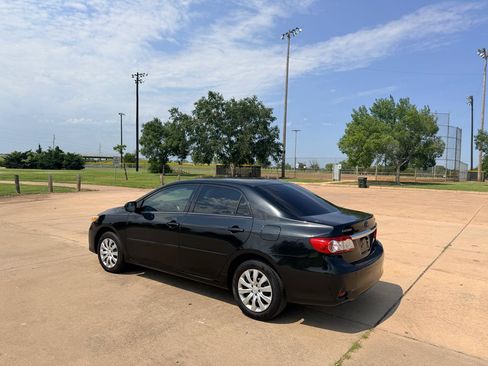 Used 2013 Toyota Corolla LE FWD image 6