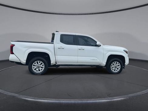 Used 2025 Toyota Tacoma SR5 RWD image 9