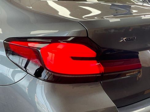 Used 2021 BMW 540i xDrive w/ M Sport Package image 8