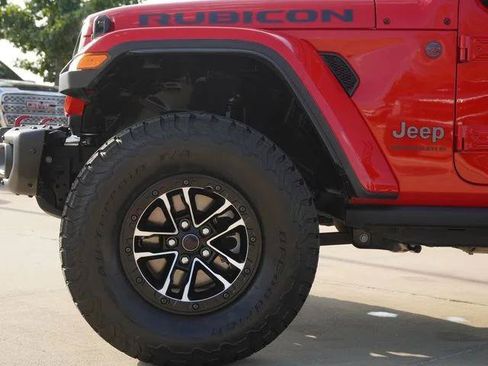 Certified 2025 Jeep Wrangler Unlimited Rubicon AWD/4WD image 5