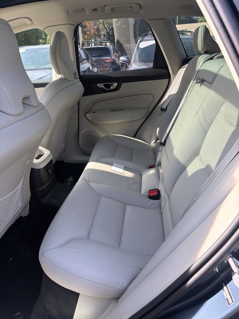 Certified 2025 Volvo XC60 T8 Plus w/ Climate Package AWD/4WD image 9