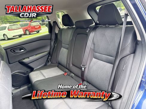 Used 2024 Nissan Rogue SV FWD image 24