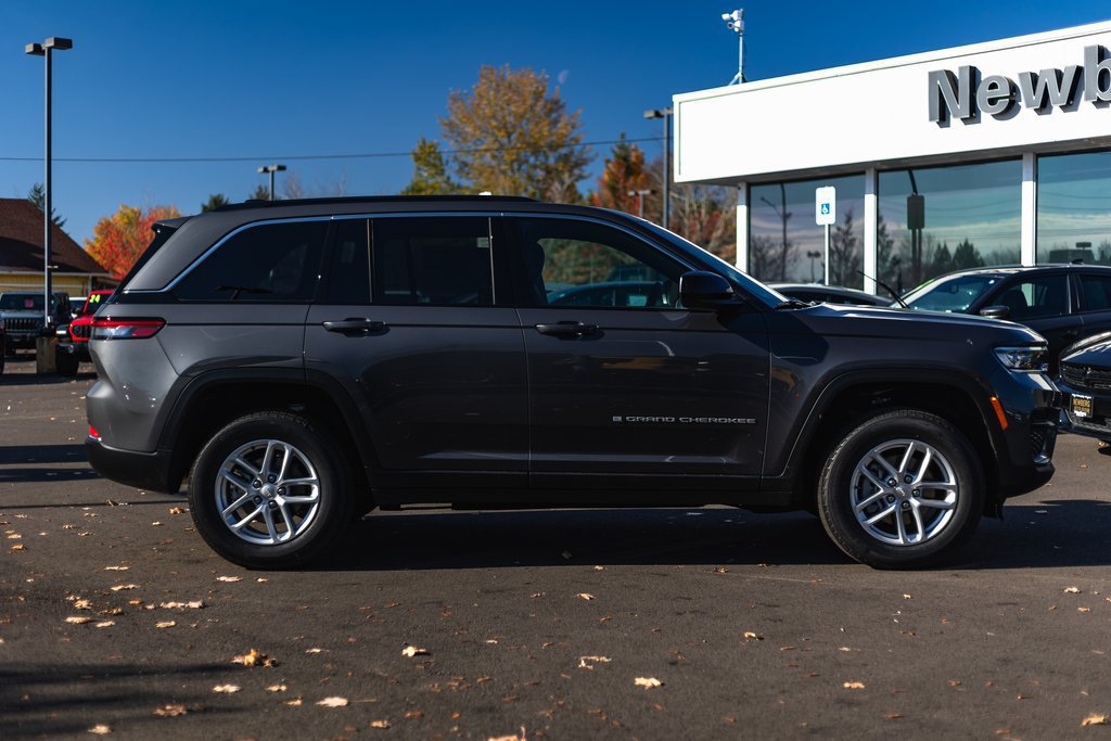 New 2025 Jeep Grand Cherokee Laredo X w/ Trailer Tow Package AWD/4WD image 7